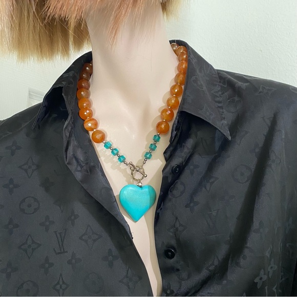 Handmade Agate Stone Crystal Faux Turquoise Heart Pendant Toggle Chunky Necklace - Picture 2 of 16
